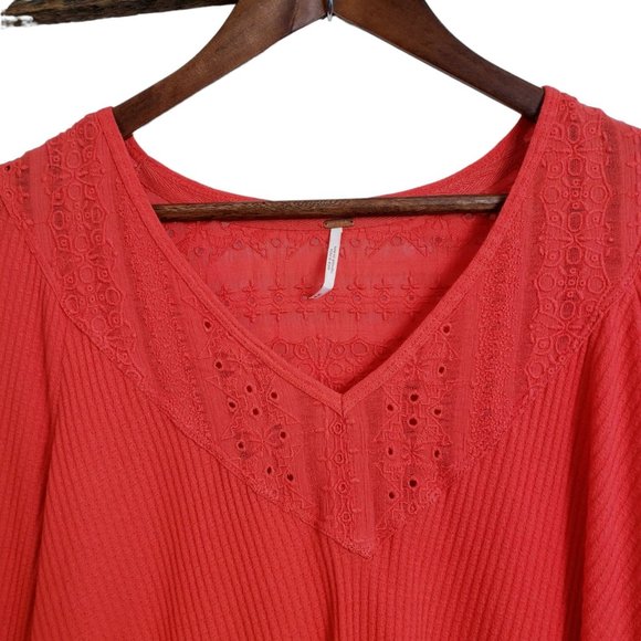 Free People Womens M Top Red Flared Sleeve Eyelet Embroidered V-Neck Blouse - Picture 3 of 12
